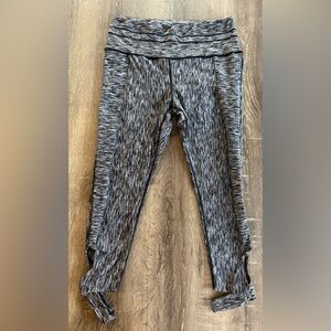 Maaji Activewear Leggings Women's Large L Space Dye Gray Stirrup Tie Ankle Yoga